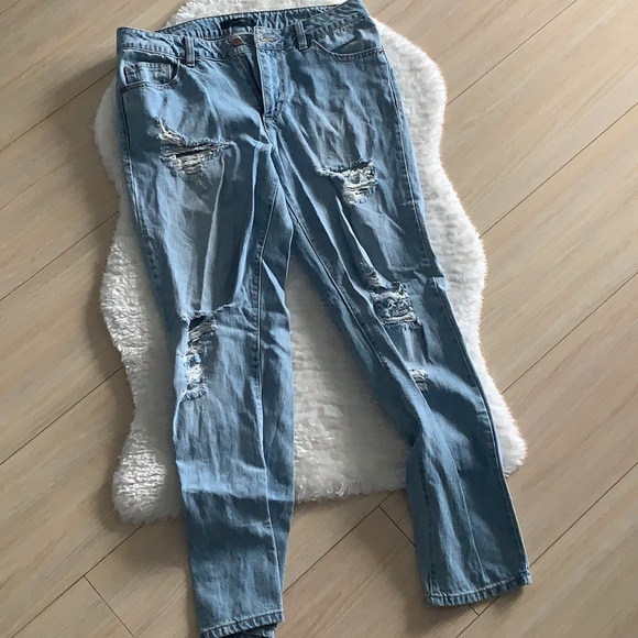 Forever 21 ripped jeans - Picture 2 of 3